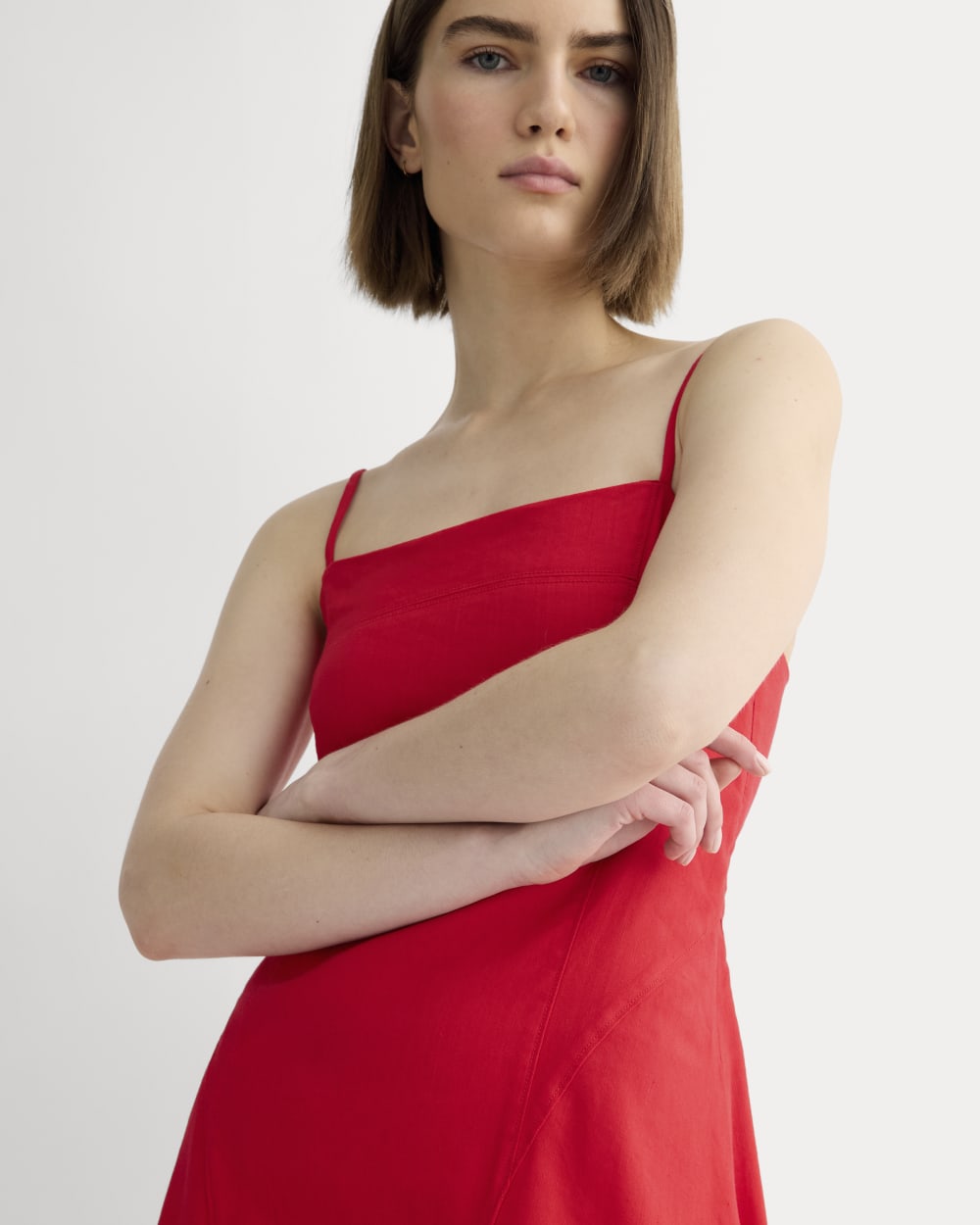 The Seamed Dress in Stretch Linen | Classic Red - Image 3