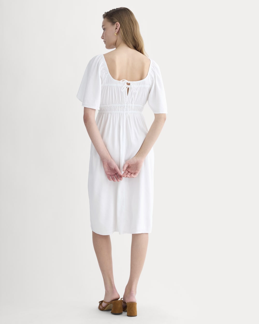 The Flutter-Sleeve Dress in Stretch Linen | White - Image 4