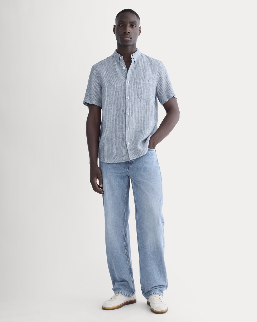 The Classic Short-Sleeve Shirt in Linen | White / Blue - Image 3