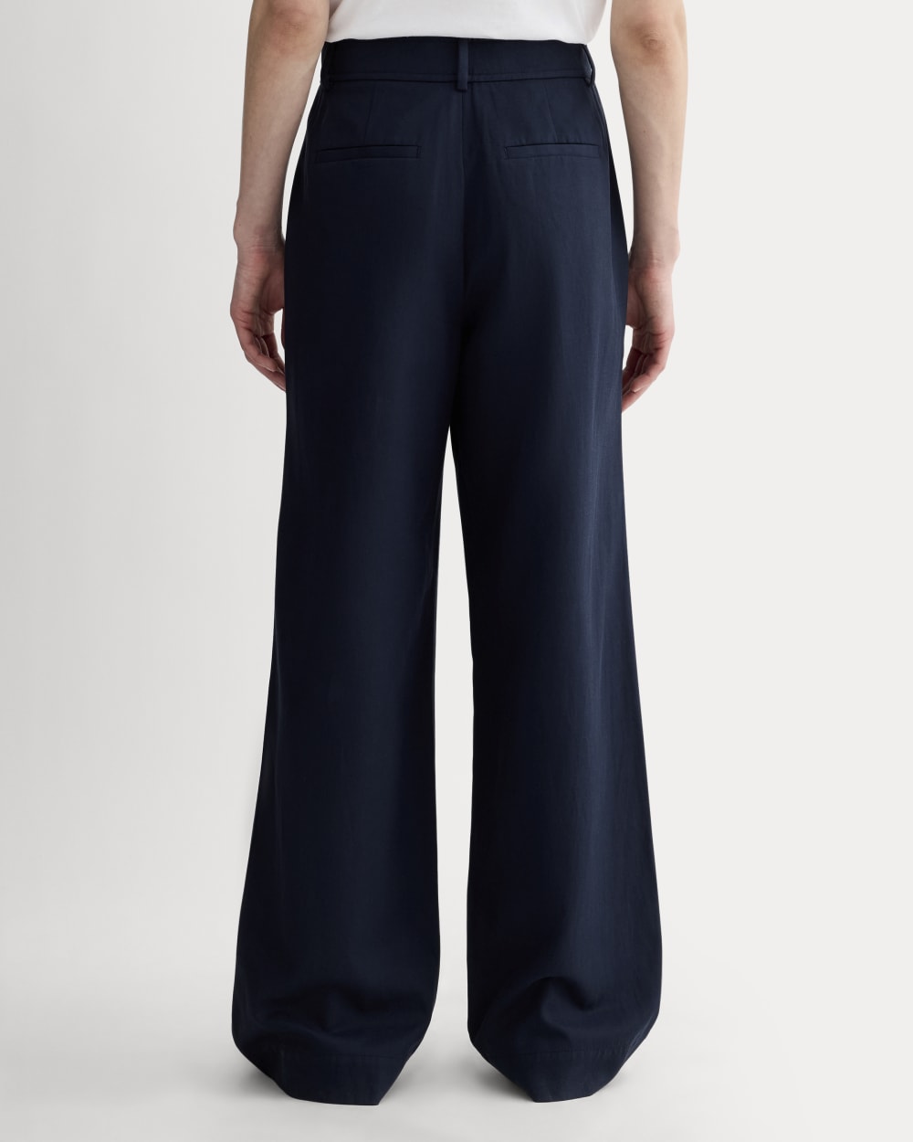 The Draper Pleated Pant in Buttersmooth | Navy | 30 Inseam - Image 5