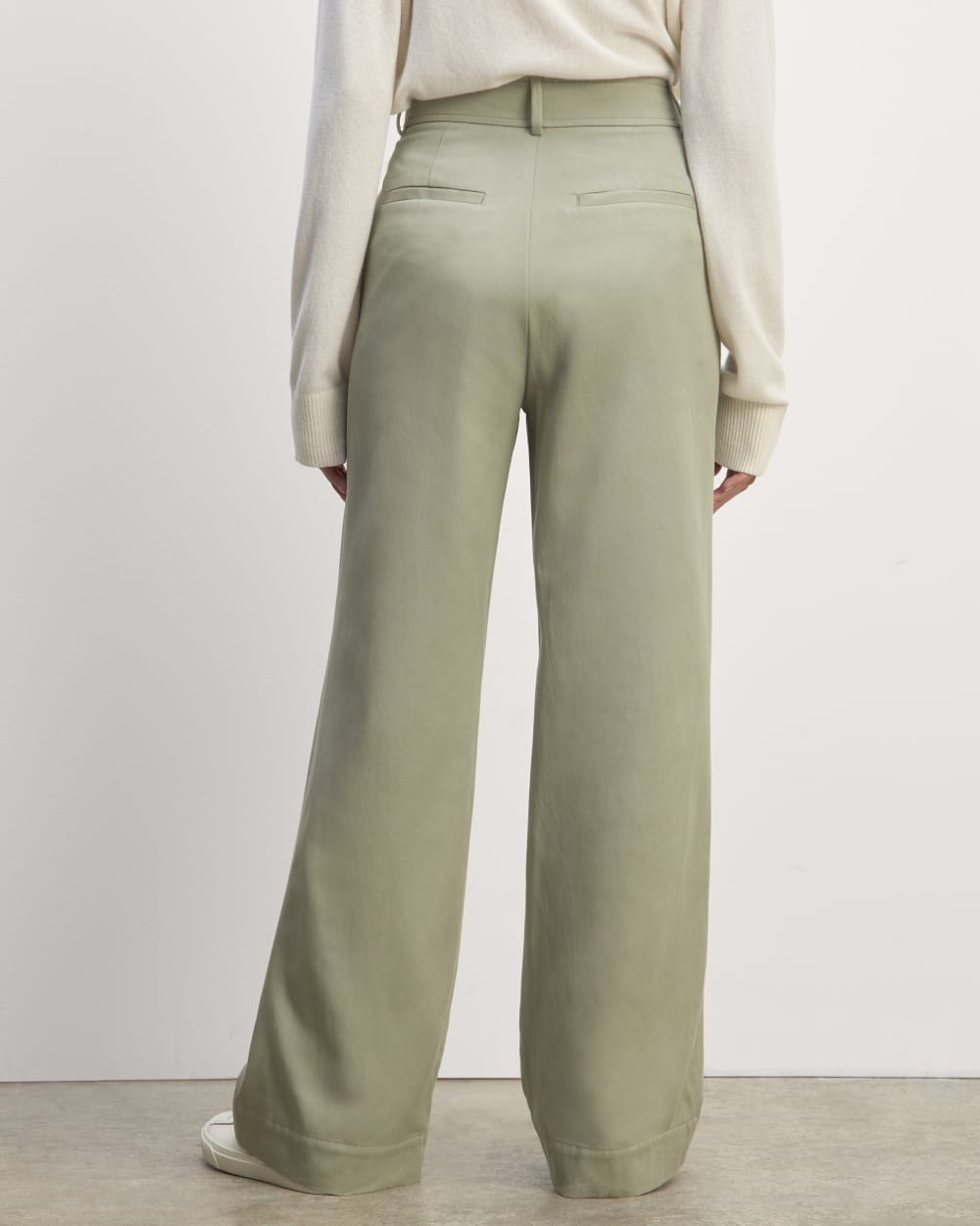 The Draper Pleated Pant in Buttersmooth | Seagrass | 30 Inseam - Image 6