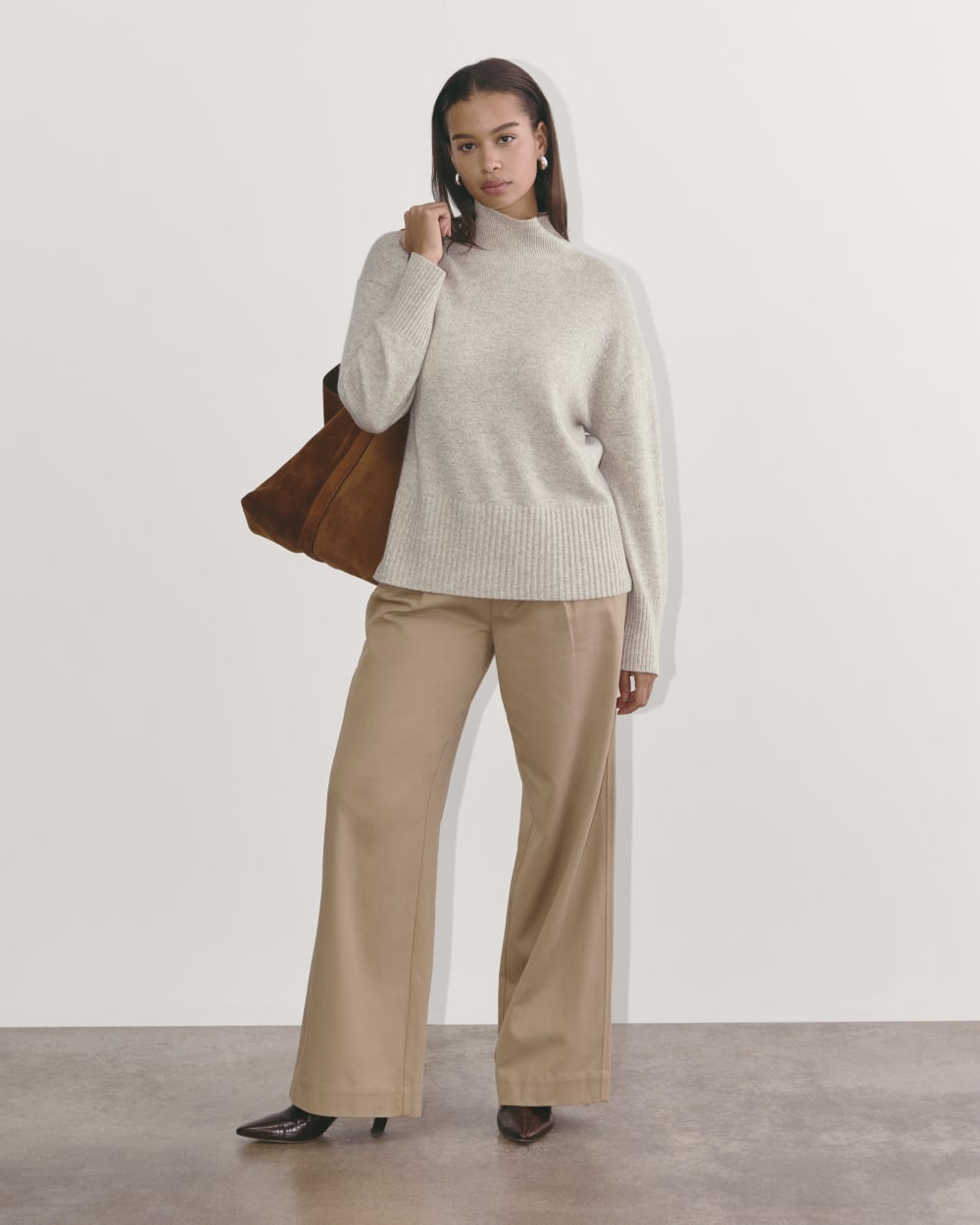 The Boxy Turtleneck in Cashmere | Canvas - Image 3