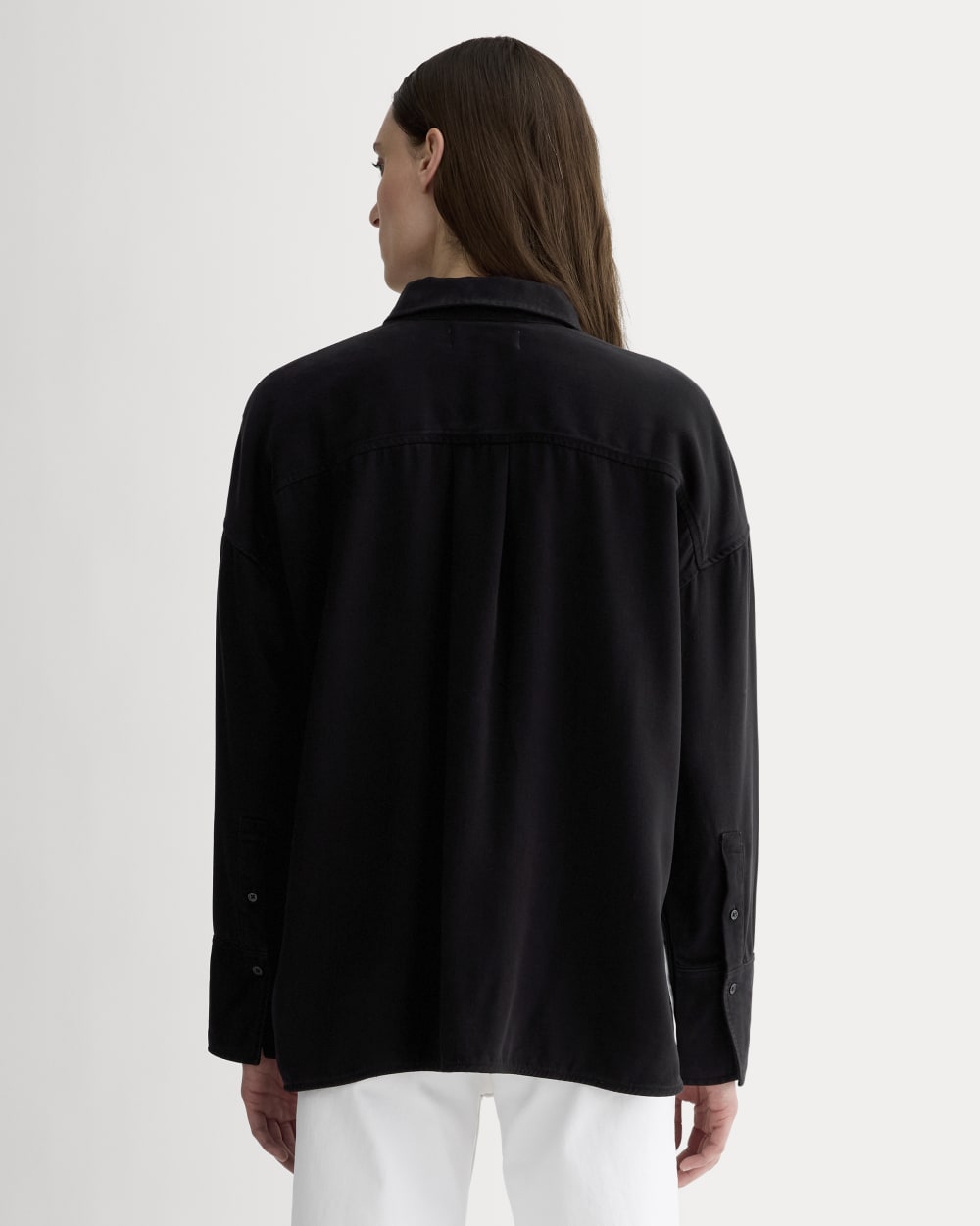 The Boxy Overshirt in Buttersoft | Black - Image 5