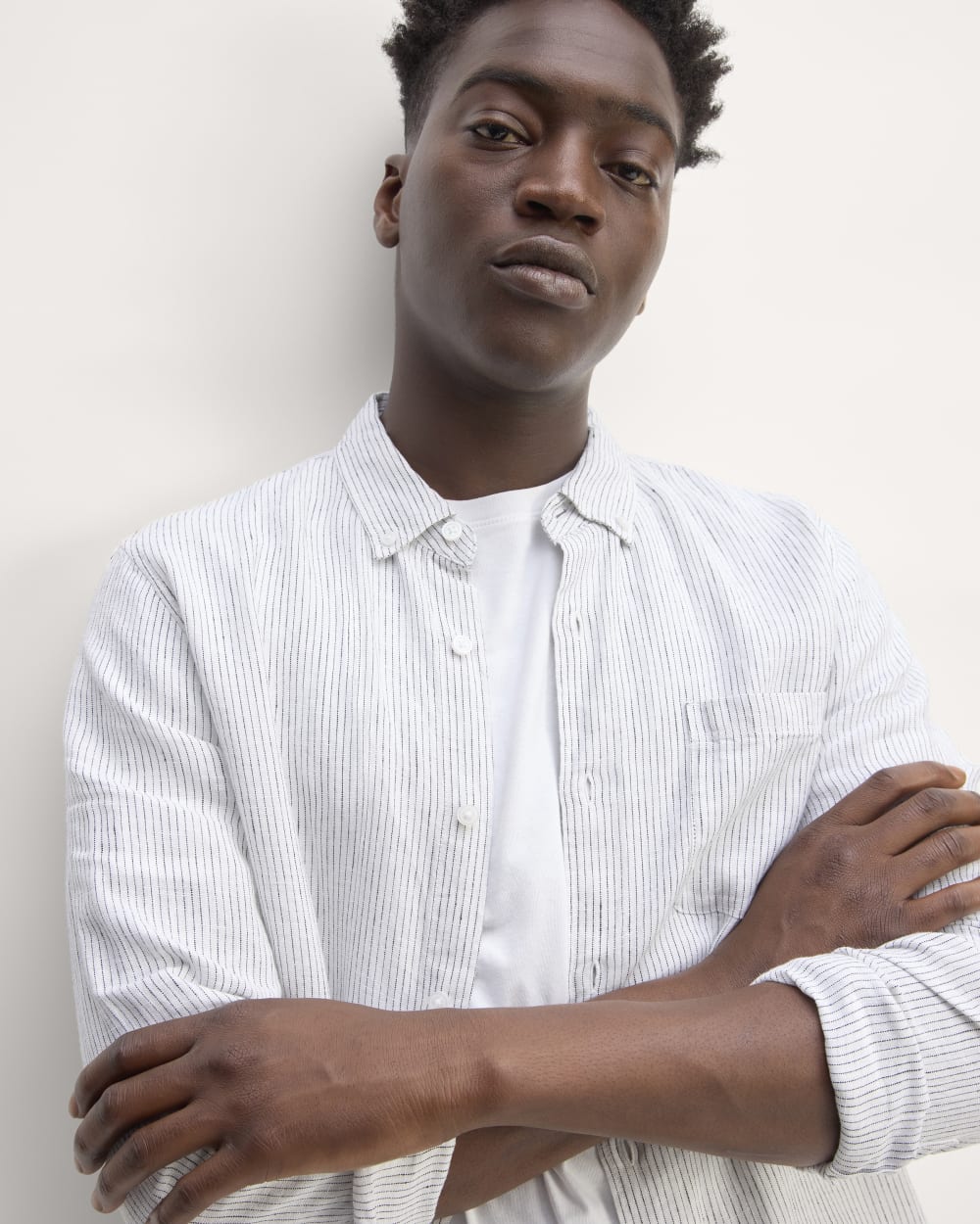 The Classic Shirt in Linen | White / Black - Image 4