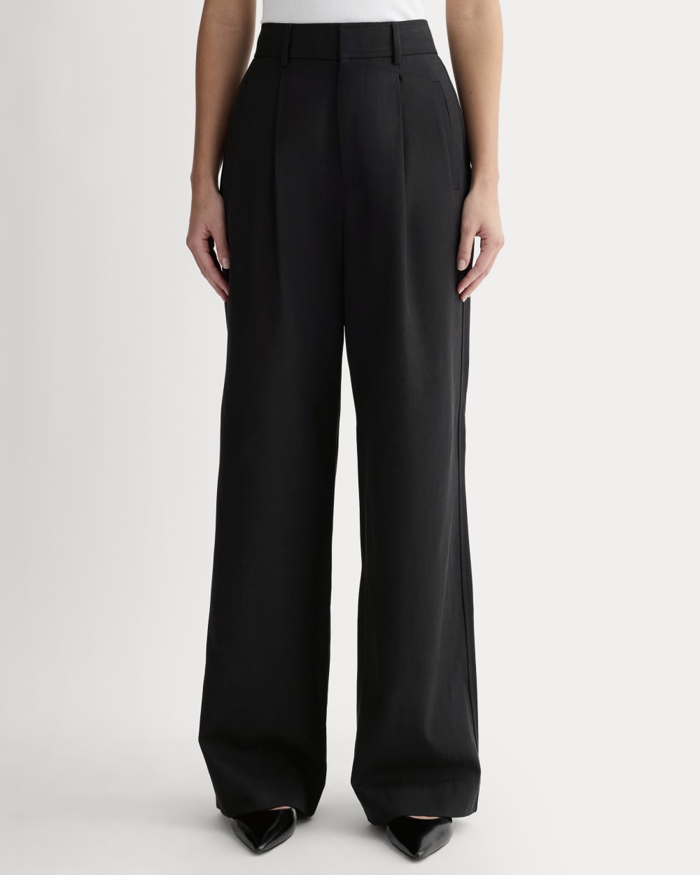 The Draper Pleated Pant in Buttersmooth | Black | 32 Inseam - Image 3
