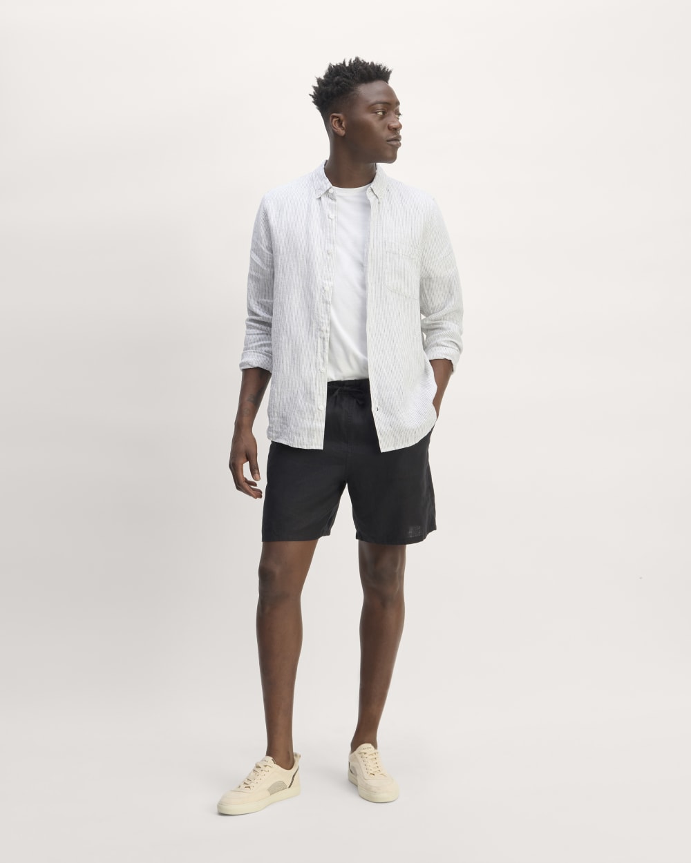 The Classic Shirt in Linen | White / Black - Image 3