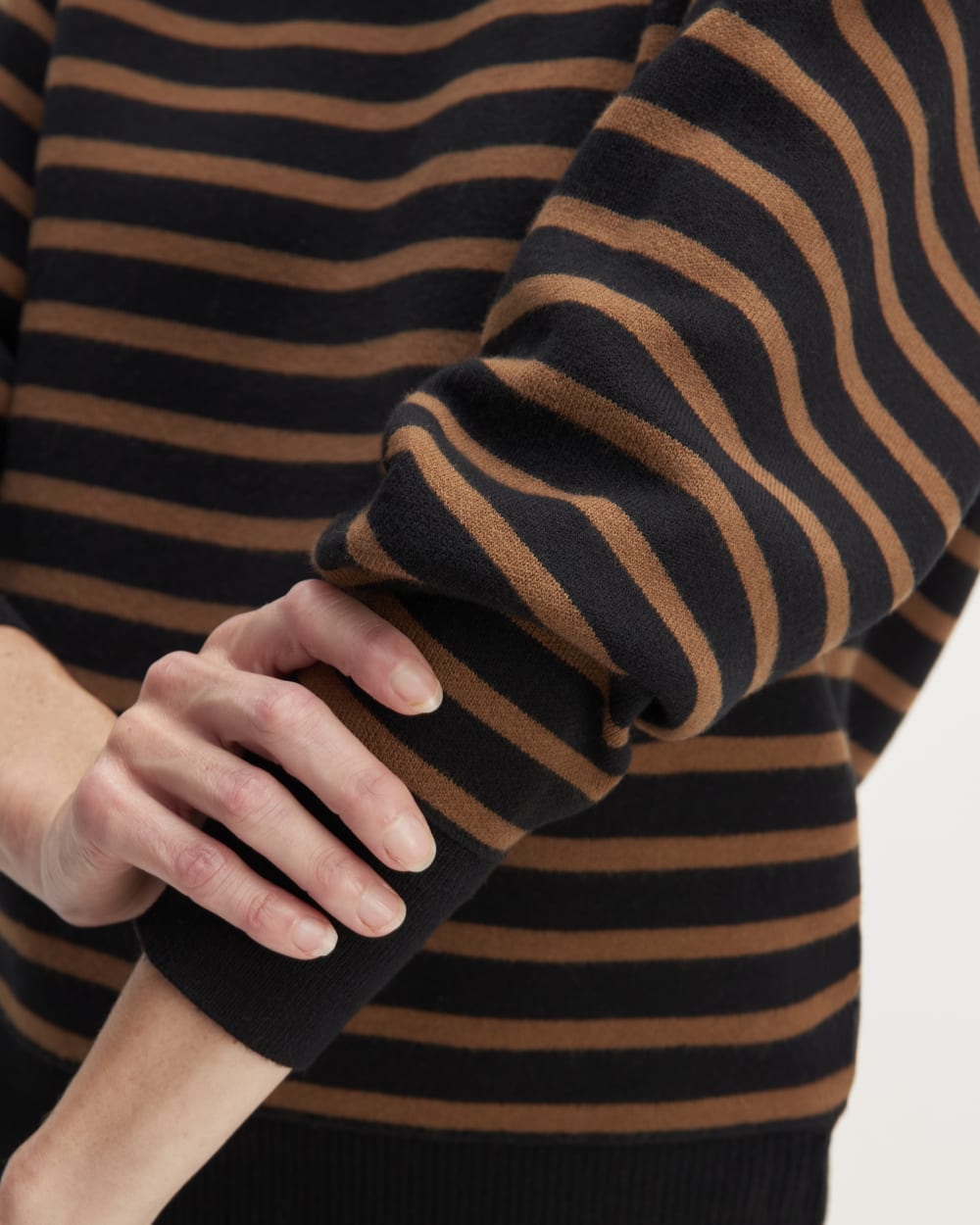 The Cotton-Merino Sweatshirt | Black / Dark Camel - Image 5