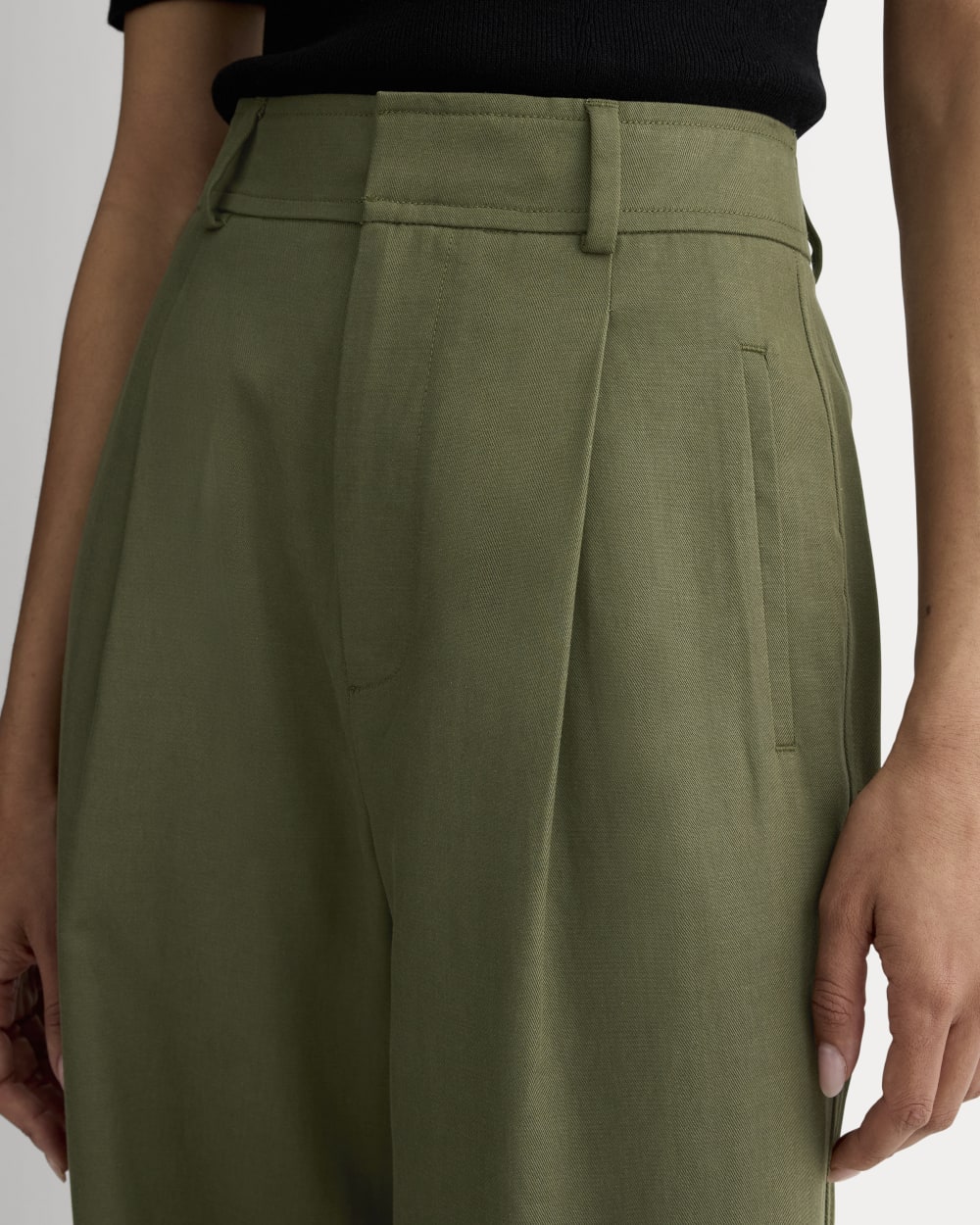 The Draper Pleated Pant in Buttersmooth | Kalamata | 30 Inseam - Image 4