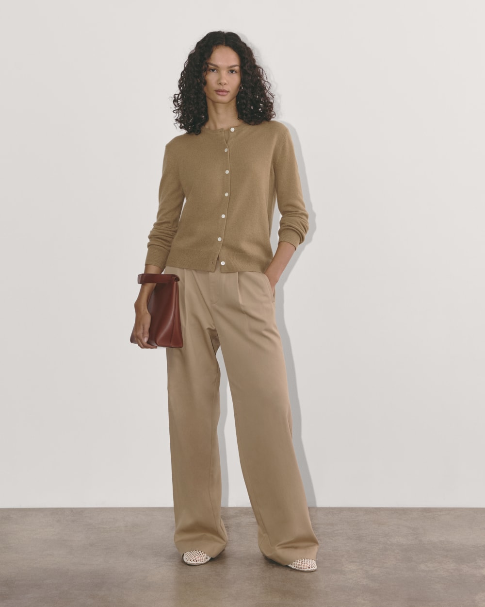 The Classic Cardigan in Cashmere | Tiger's Eye - Image 3