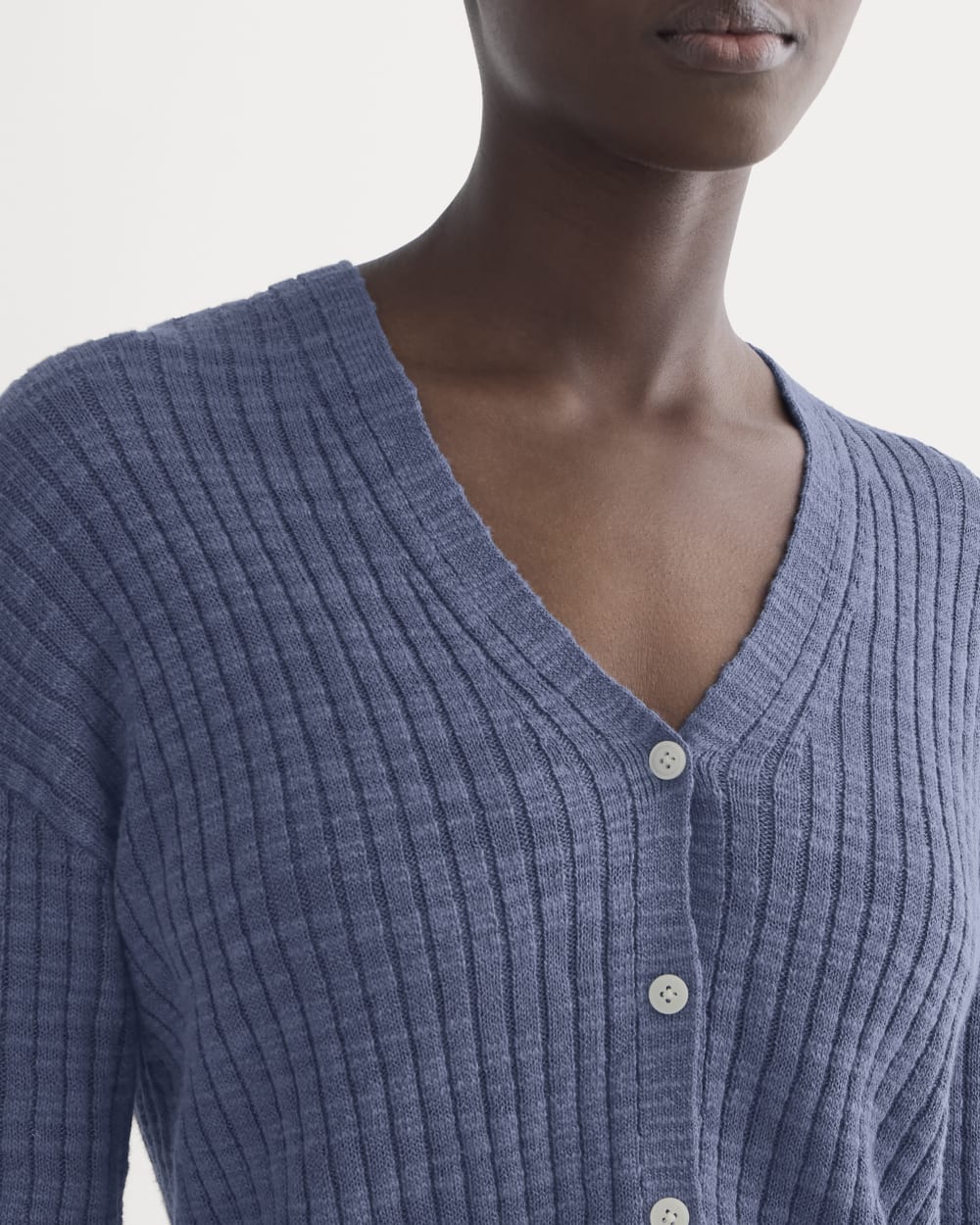 The Ribbed Cardigan in Cotton Linen | Indigo - Image 4