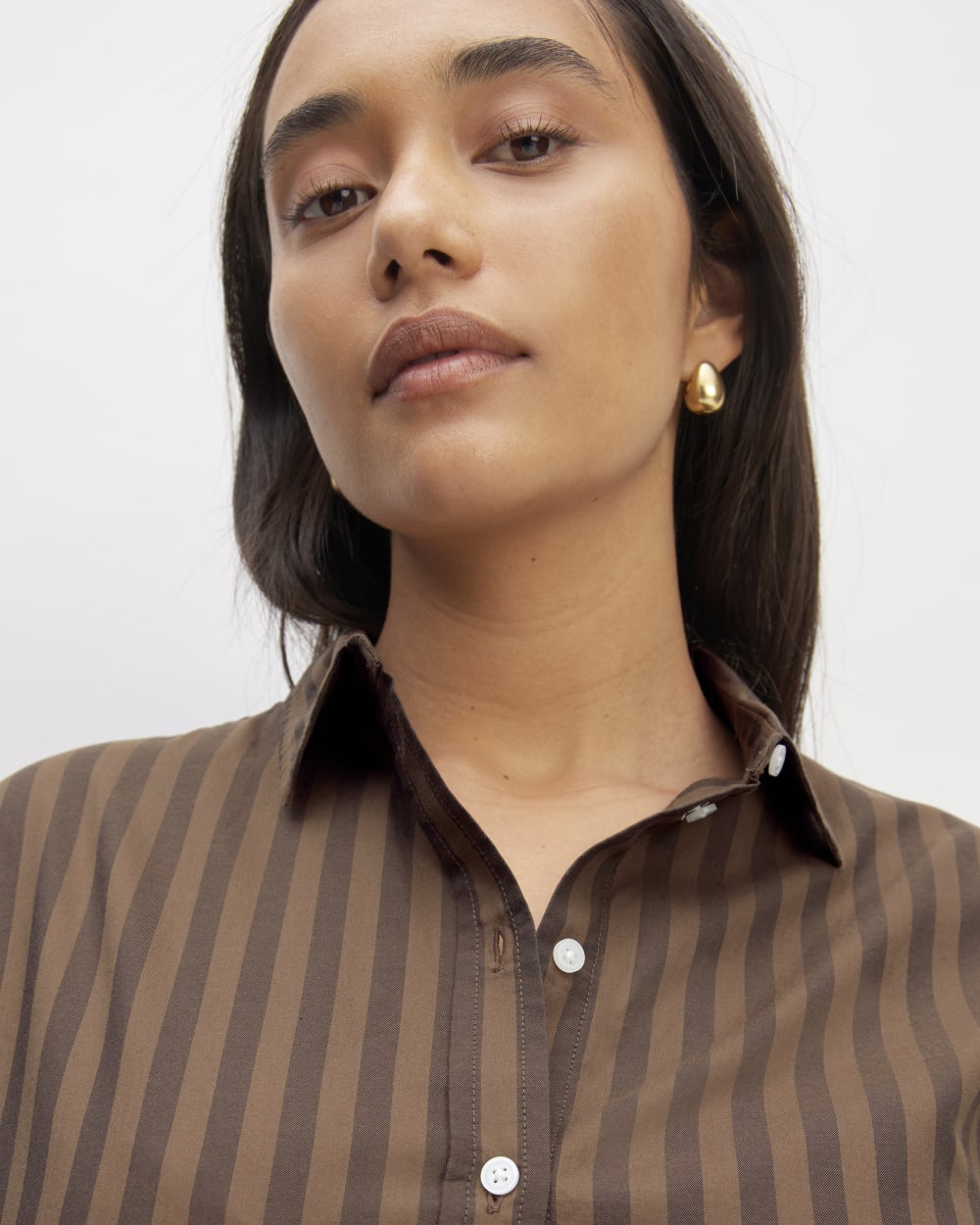 The Must-Have Shirt in Silky Cotton | Cocoa / Black - Image 4