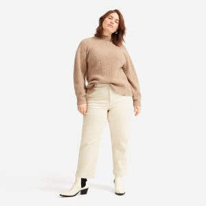 The Straight-Leg Crop | Sandstone | Short