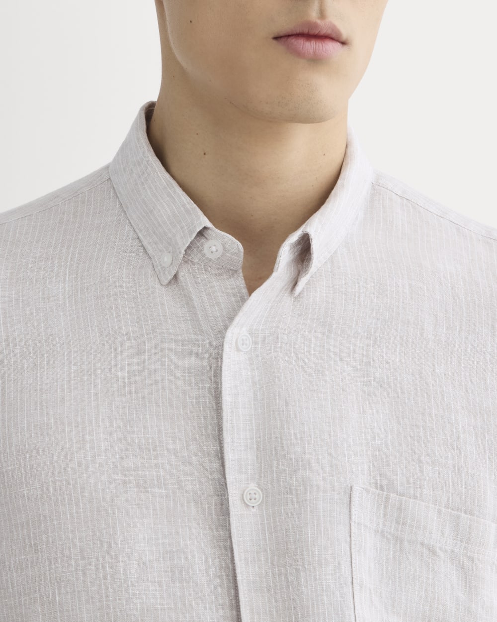 The Classic Short-Sleeve Shirt in Linen | Stone / White - Image 4