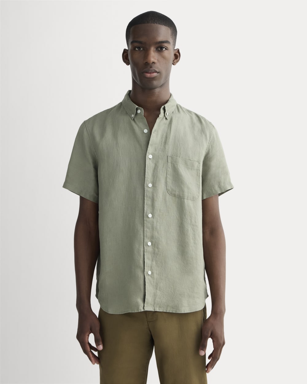 The Classic Short-Sleeve Shirt in Linen | Sage Green