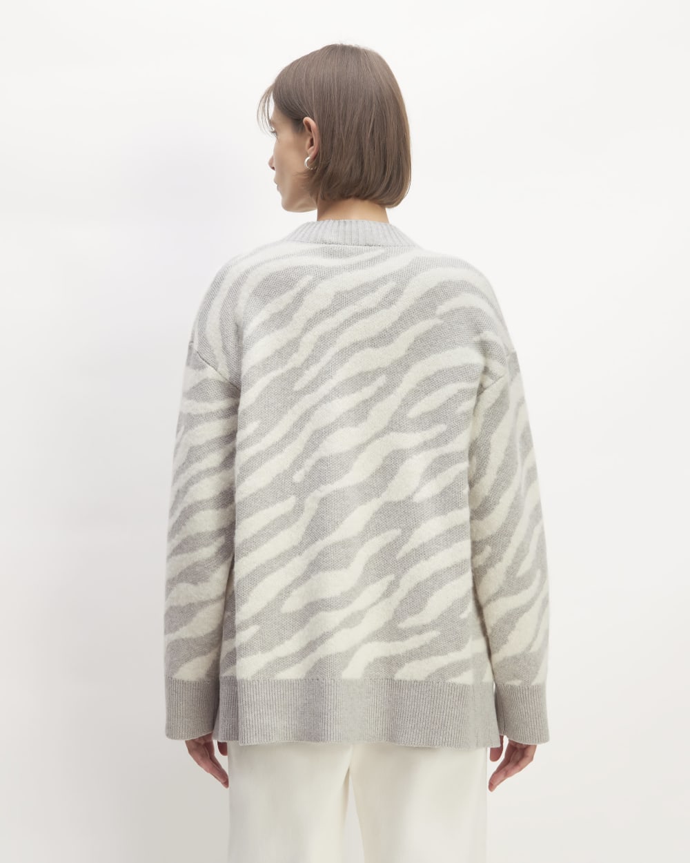 The Alpaca Tiger Jacquard Cardigan | Heathered Grey / Snow - Image 6