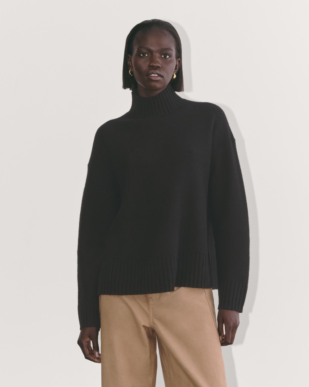 The Honeycomb Funnel Neck in Wool Cashmere | Black