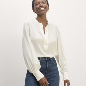 The Henley Shirt in Washable Silk | Off-White