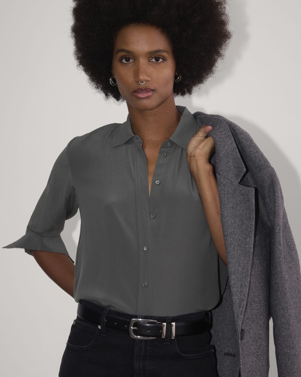 The Must-Have Shirt in Washable Silk | Graphite - Image 3