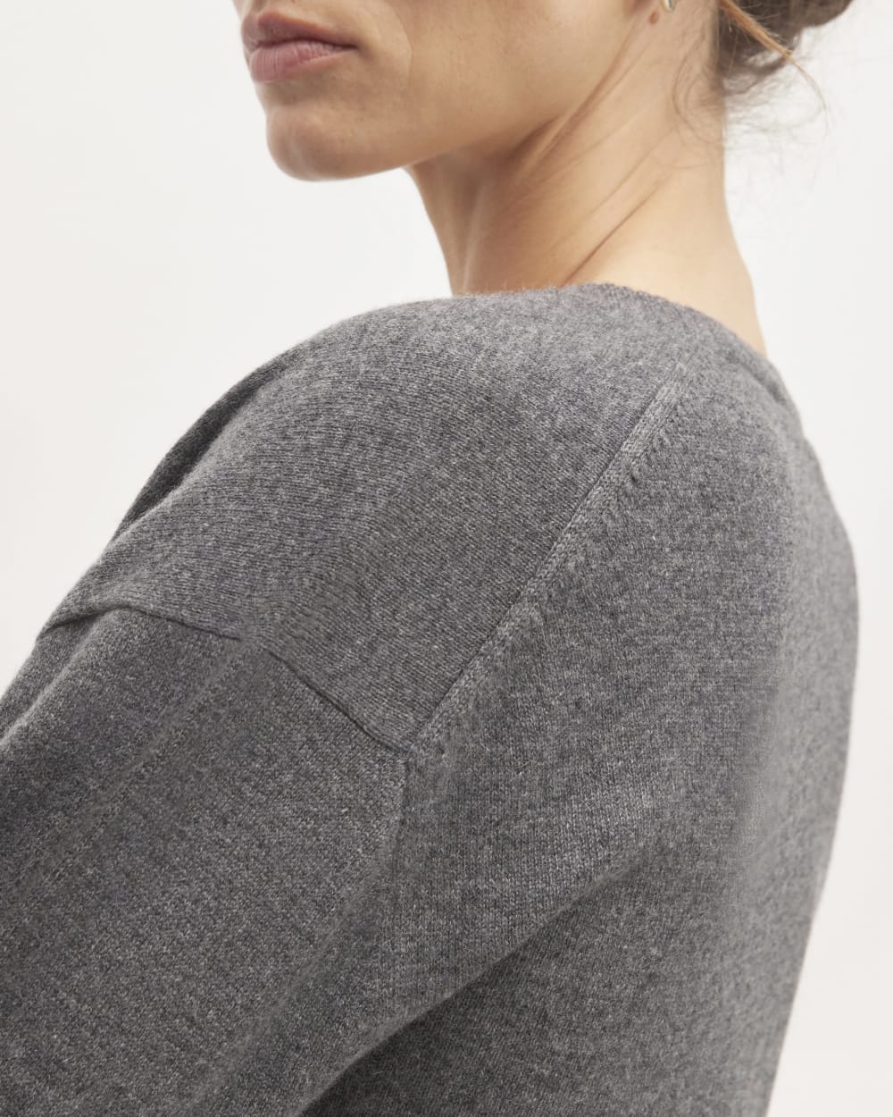 The Classic V in Cashmere | Heather Charcoal - Image 5