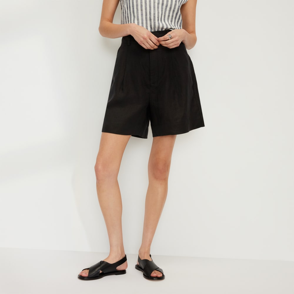 The Linen Way-High® Drape Short | Black