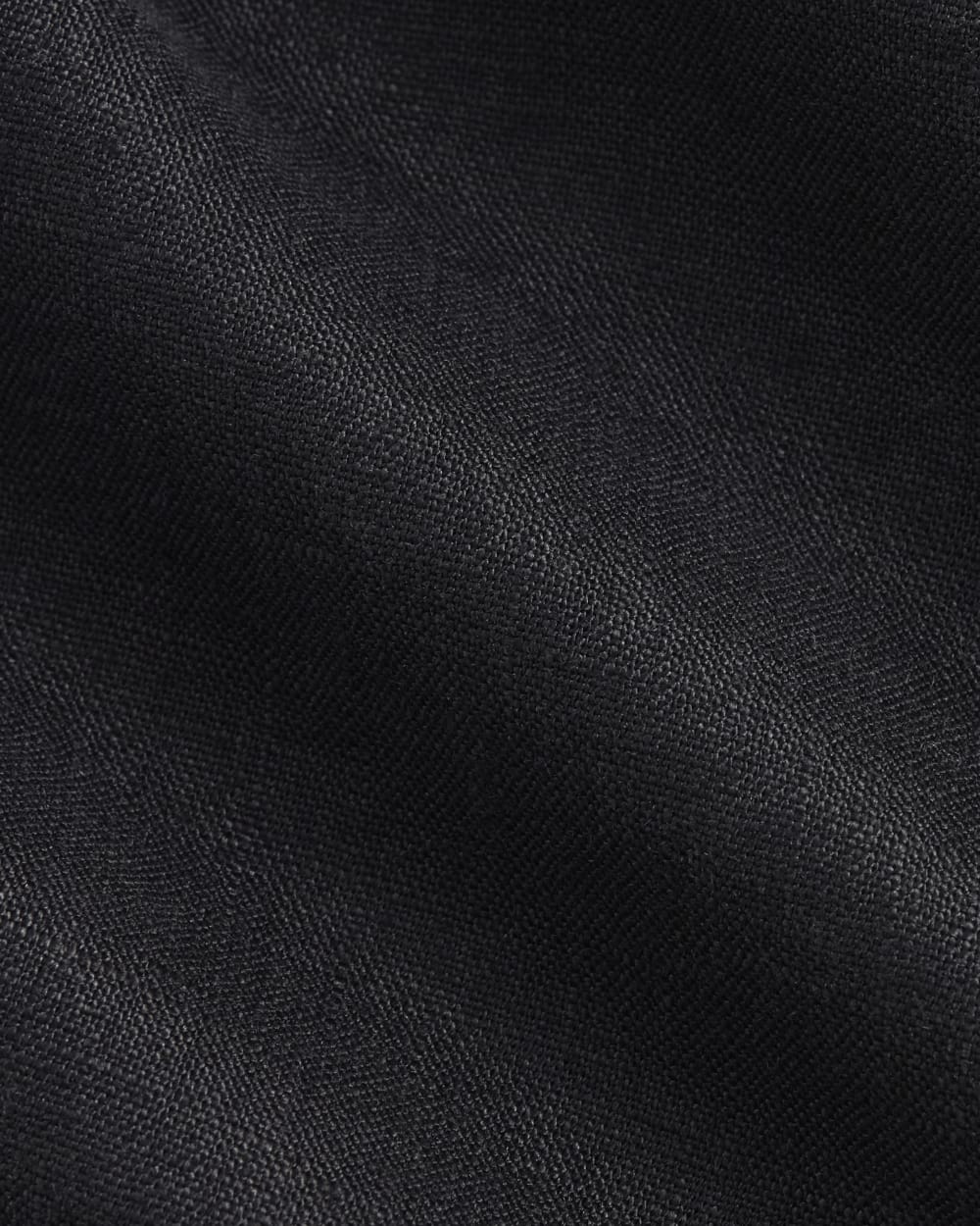 The Classic Short-Sleeve Shirt in Linen | Black - Image 6