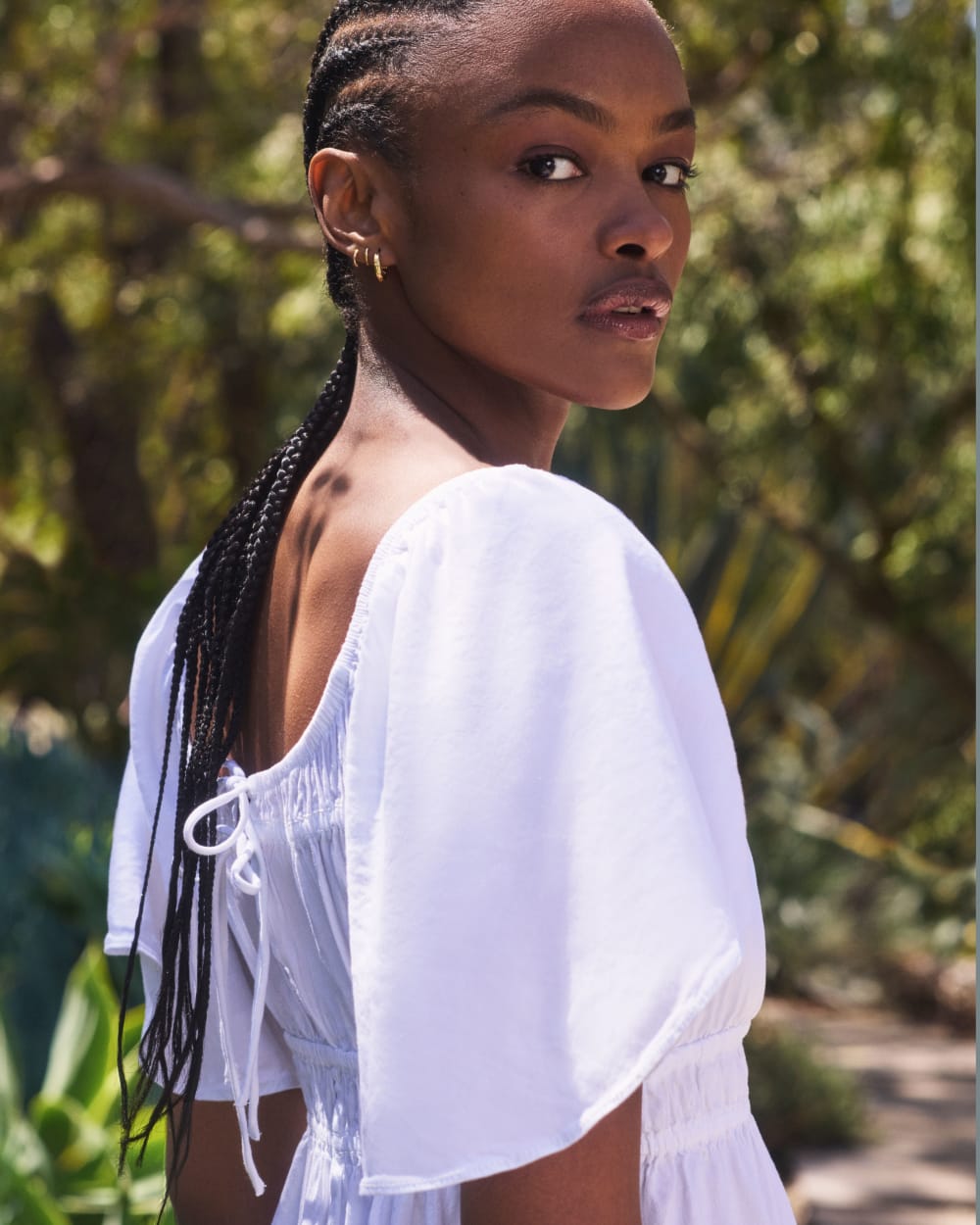 The Flutter-Sleeve Dress in Stretch Linen | White - Image 5