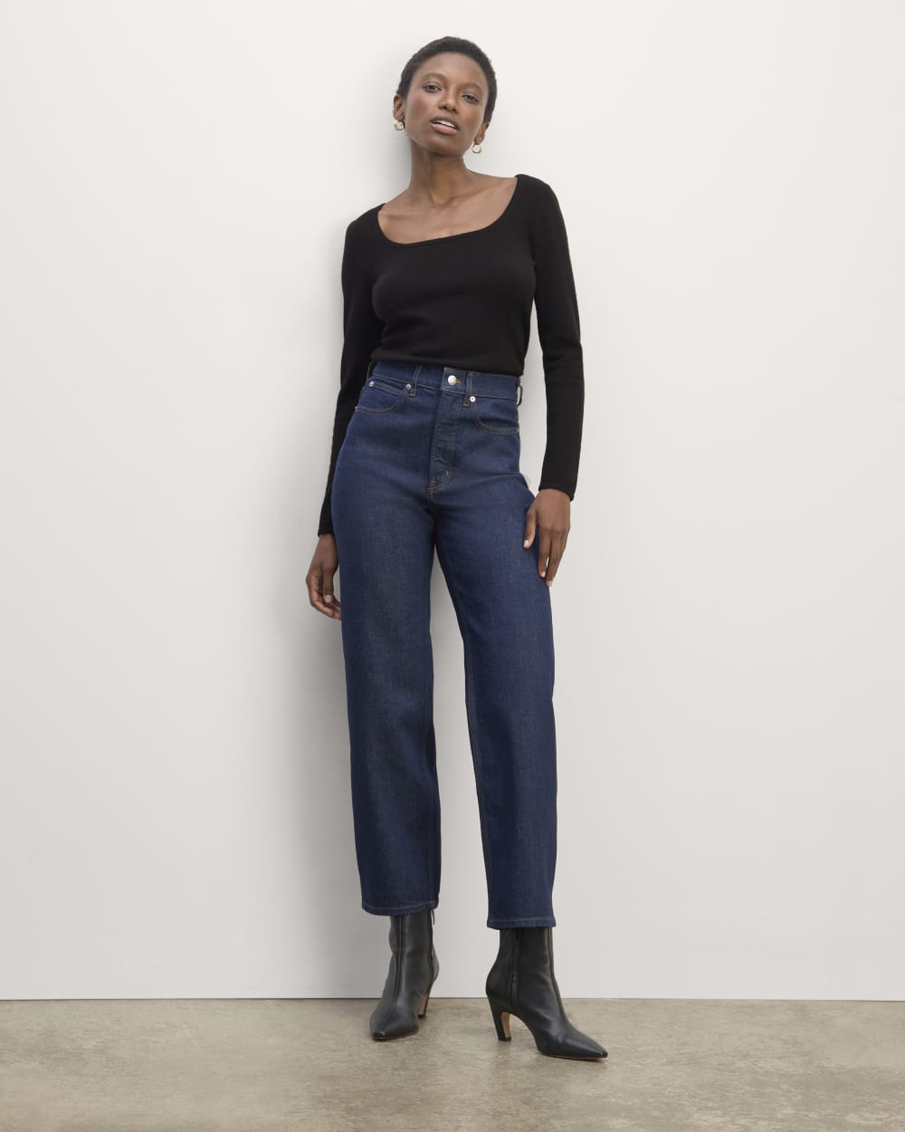 The Square Neck in Cashmere | Black - Image 3