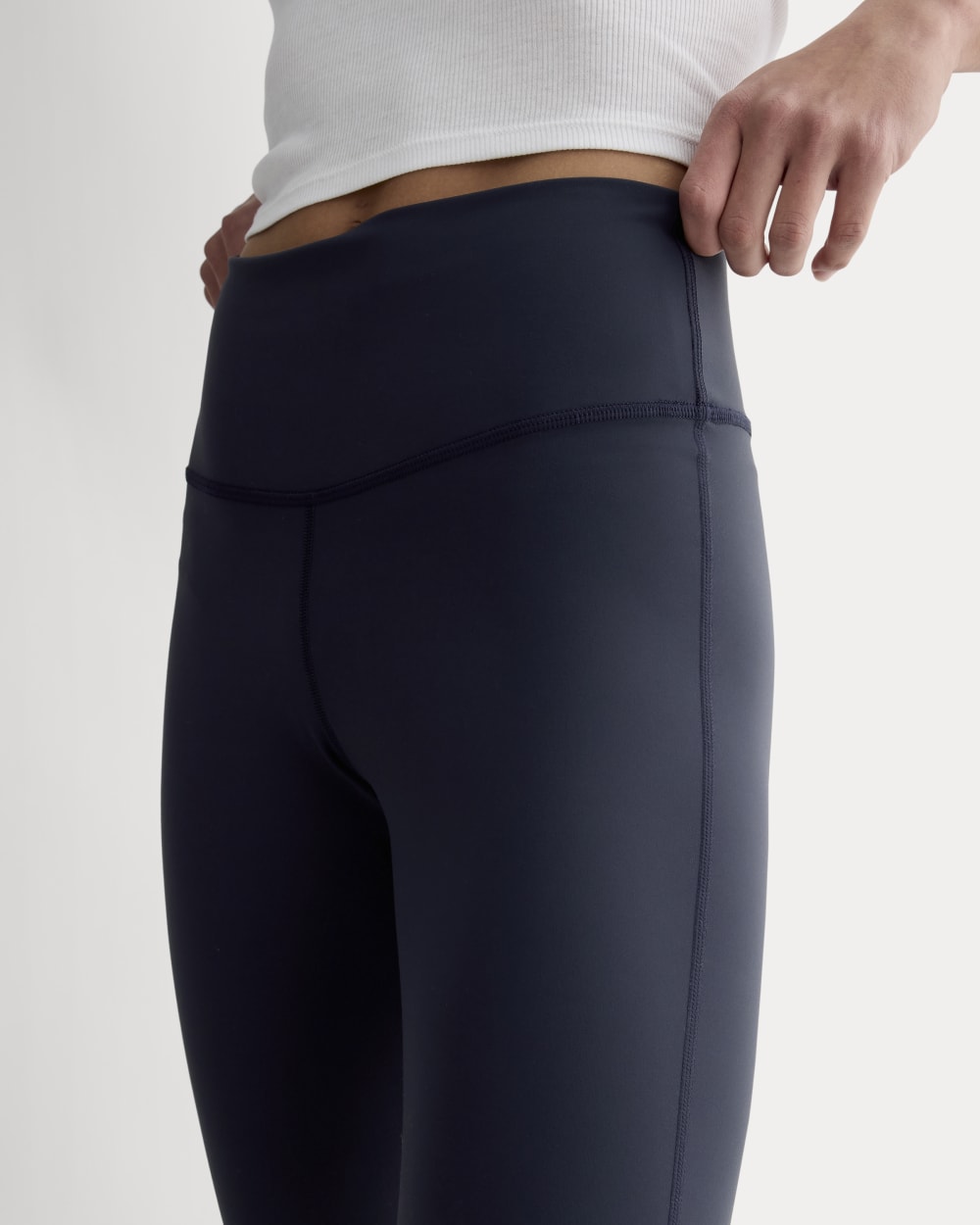 The Perform Flare Legging | Navy - Image 4