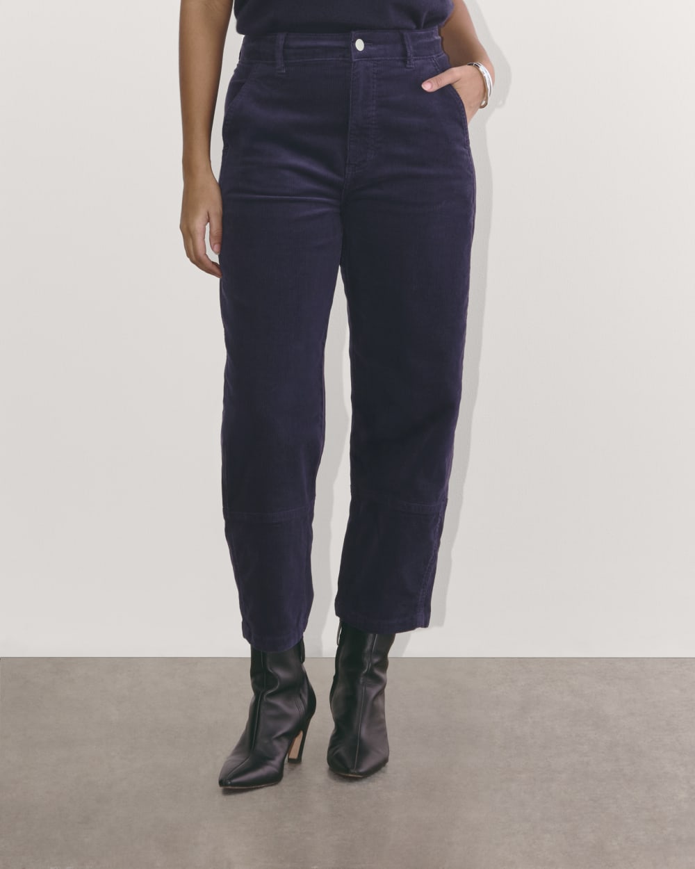 The Utility Barrel in Corduroy | Navy - Image 3