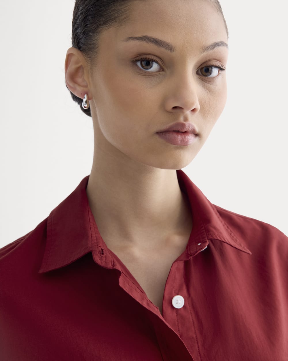 The Way-Short Shirt in Silky Cotton | Merlot - Image 4