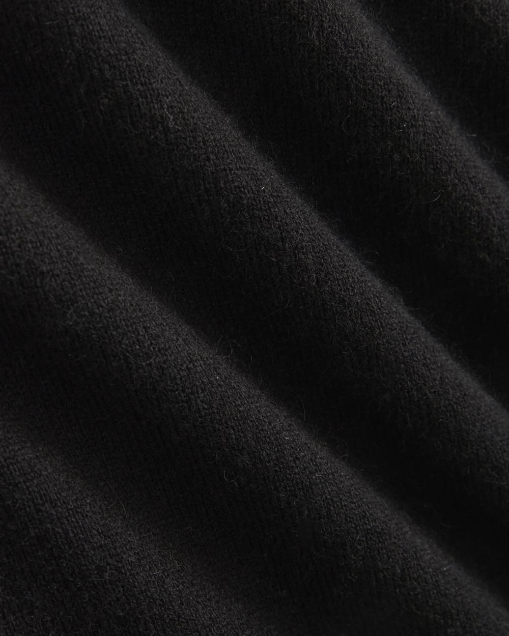 The Classic V in Cashmere | Black - Image 6