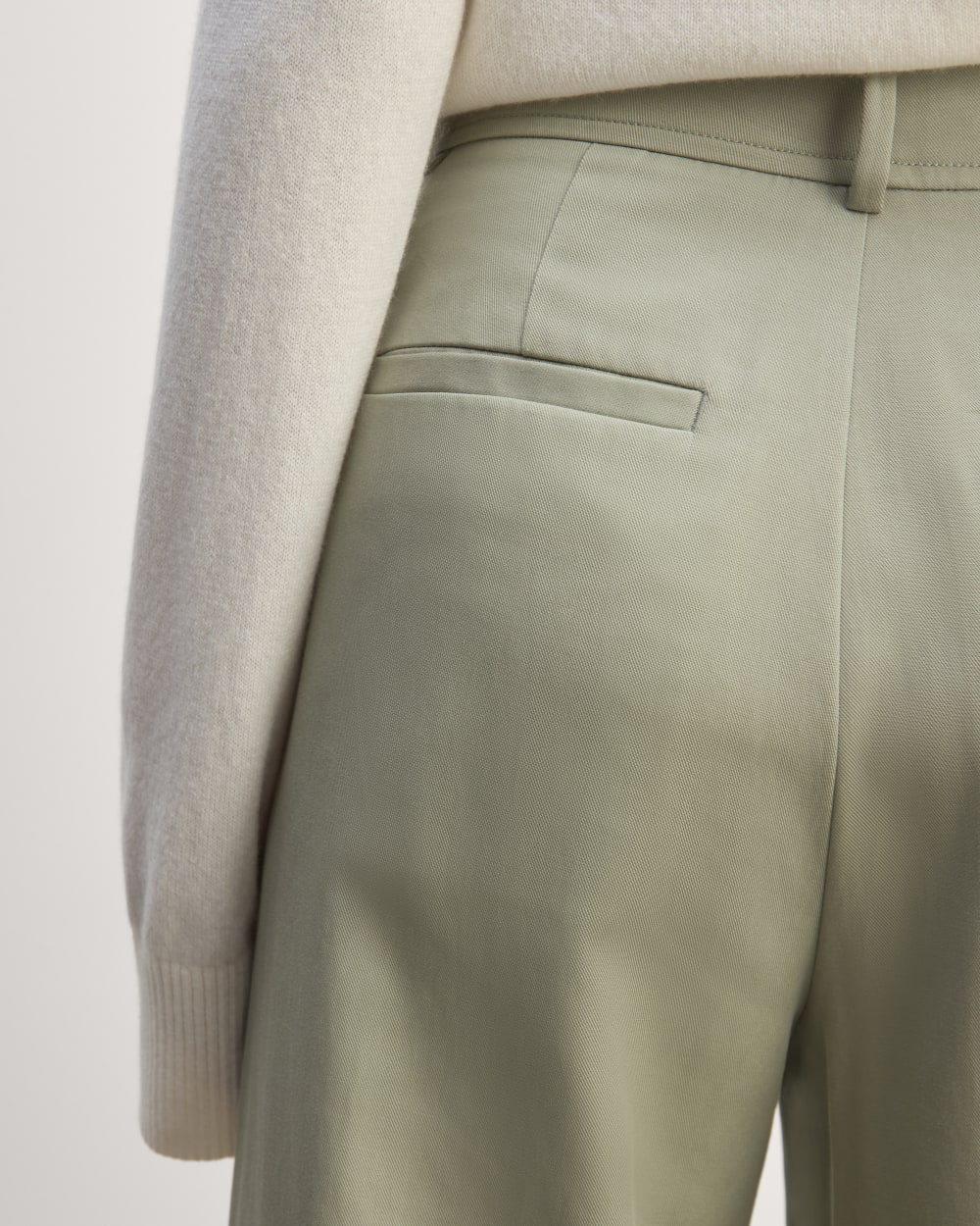 The Draper Pleated Pant in Buttersmooth | Seagrass | 32 Inseam - Image 5