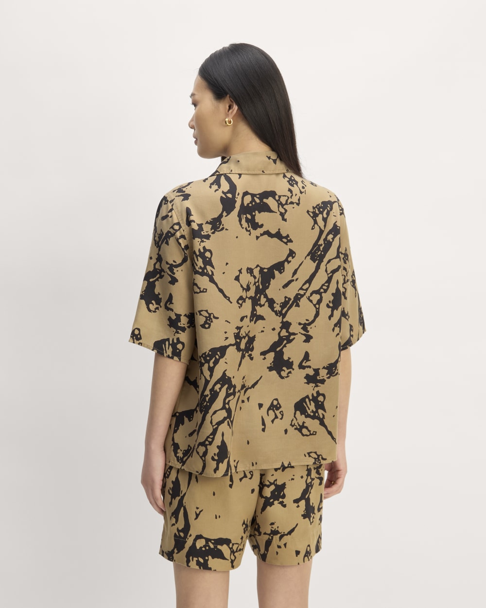 The Short-Sleeve Shirt in Butterlite | Black / Cornstalk Abstract - Image 6