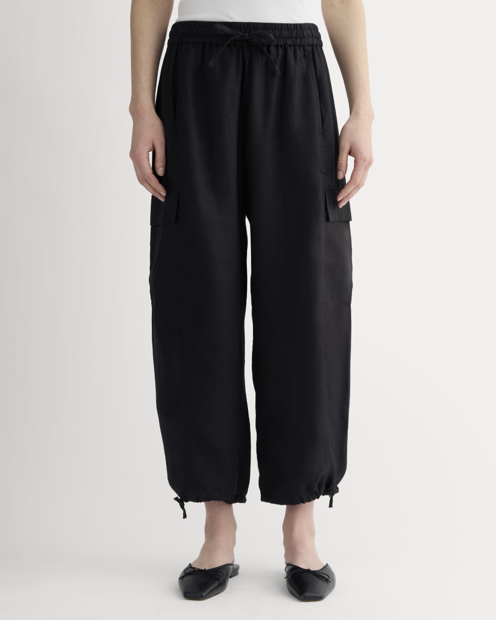 The Cargo Curve Pant in Linen | Black - Image 3