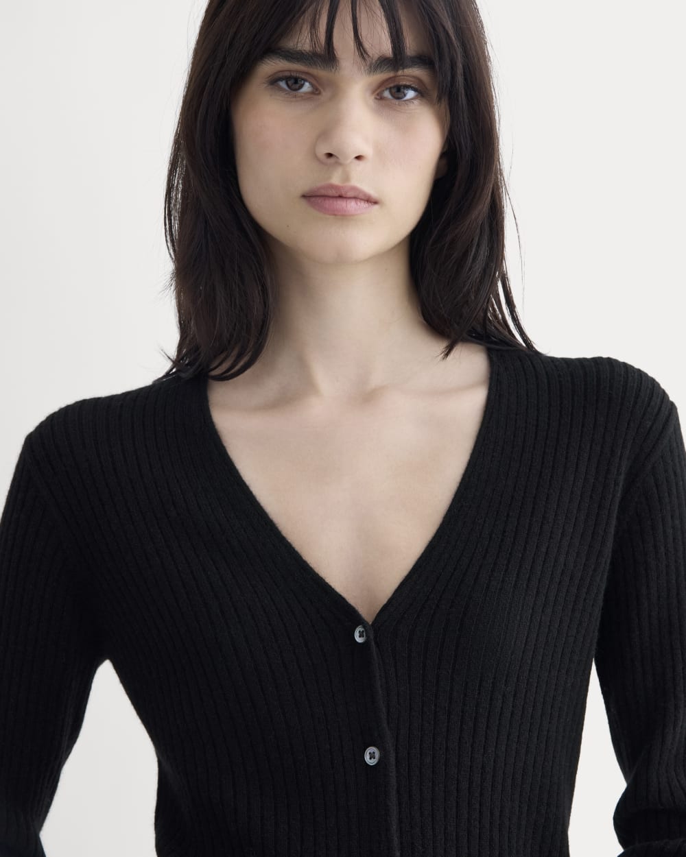 Cashmere Ribbed V-Neck Cardigan | Black - Image 4